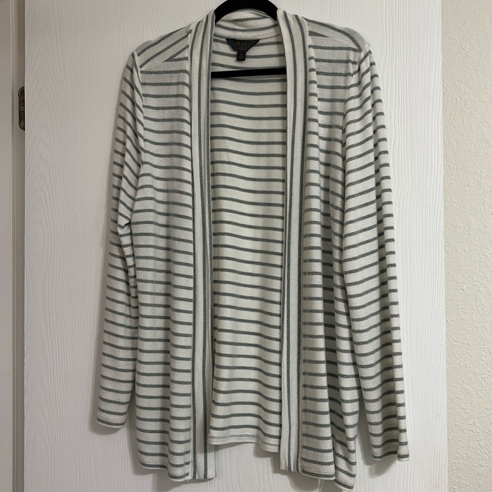 MIX by Hawthorn open cardigan light grey and eggshell color